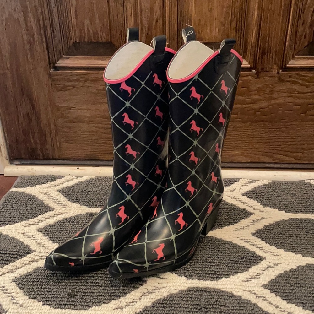Bit and Briddle rain boots size 8